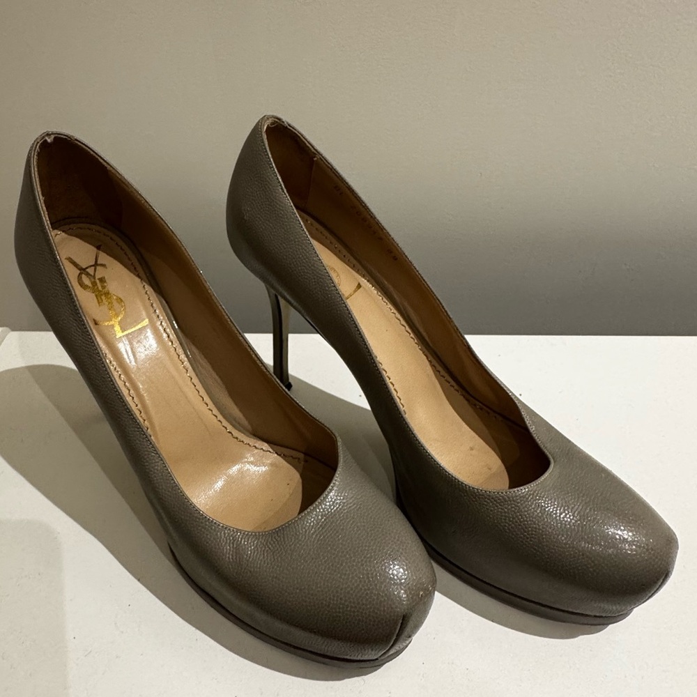 Gorgeous Grey YSL Pumps AUTHENTIC